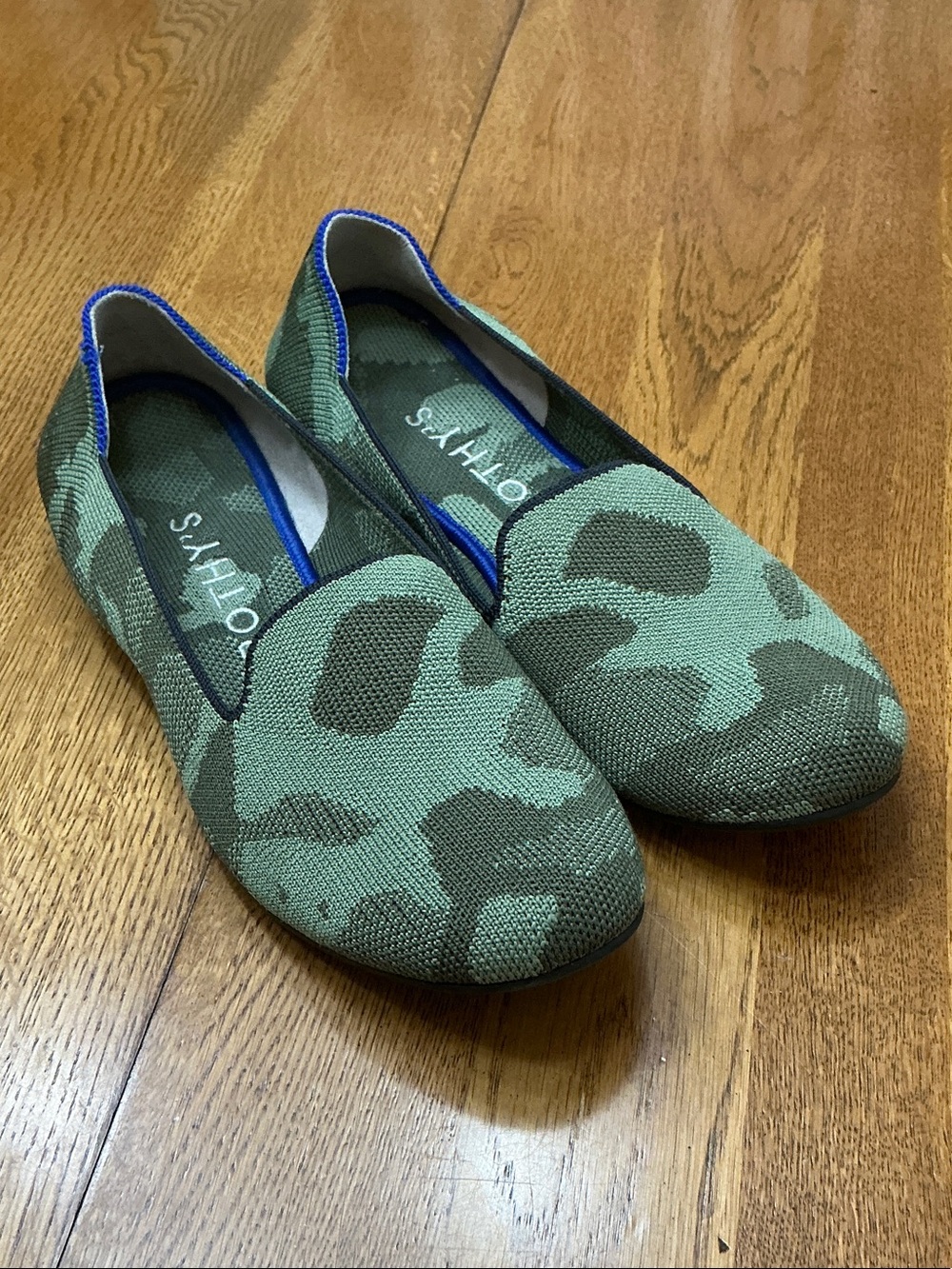 Woman’s Rothy’s in green Camo. Size 9. Removable inner sole. Barely worn! Cute!